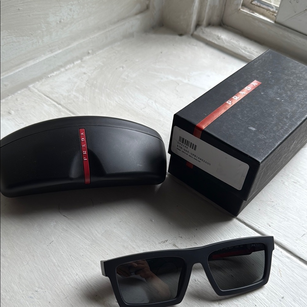 Prada Black Sunglasses - Picture 6 of 10